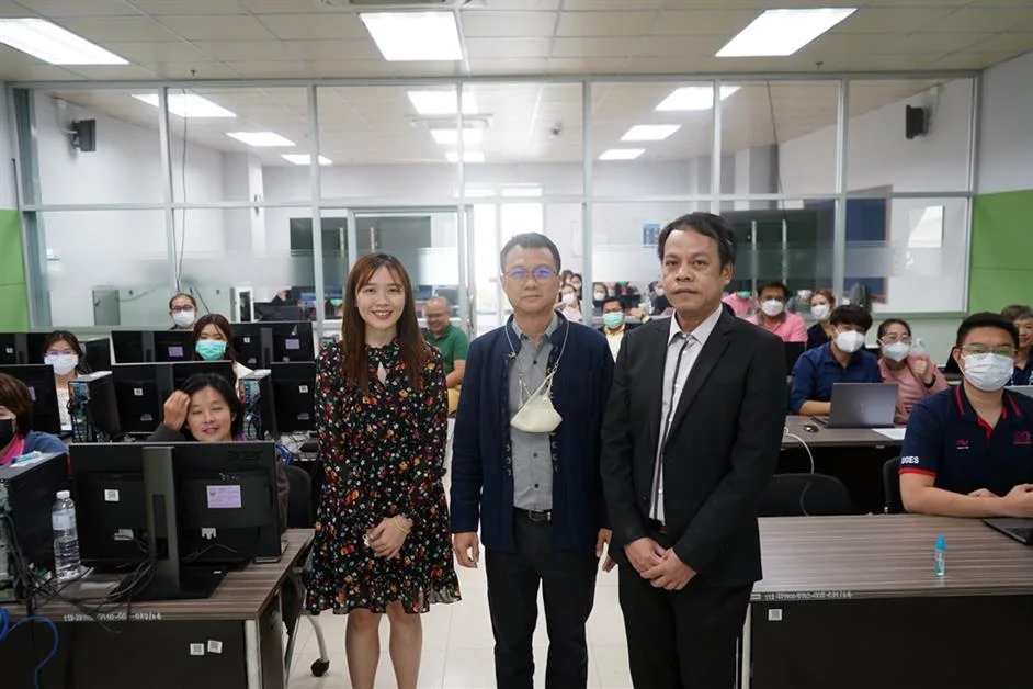 ศูนย์บริการเทคโนโลยีสารสนเทศและการสื่อสาร จัดโครงการพัฒนาทักษะทางด้านเทคโนโลยีสารสนเทศสําหรับบุคลากร ประจำปีงบประมาณ พ.ศ. 2566  เรื่อง Canva เพื่อการออกแบบสื่อประชาสัมพันธ์