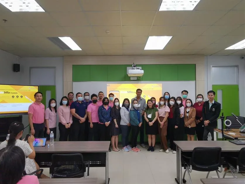 ศูนย์บริการเทคโนโลยีสารสนเทศและการสื่อสาร จัดโครงการพัฒนาทักษะทางด้านเทคโนโลยีสารสนเทศสําหรับบุคลากร ประจำปีงบประมาณ พ.ศ. 2566 เรื่อง การตัดต่อวิดีโอด้วยโทรศัพท์มือถือ Smartphone Video Production