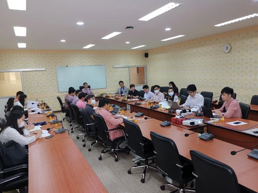 รองอธิการบดีฝ่ายการคลังและสื่อสารองค์กร รศ.ดร.ดิเรก ธีระภูธร เป็นประธานจัดประชุมคณะกรรมการดำเนินงานการพัฒนาสมรรถนะดิจิทัลสำหรับบุคลากรมหาวิทยาลัยพะเยา